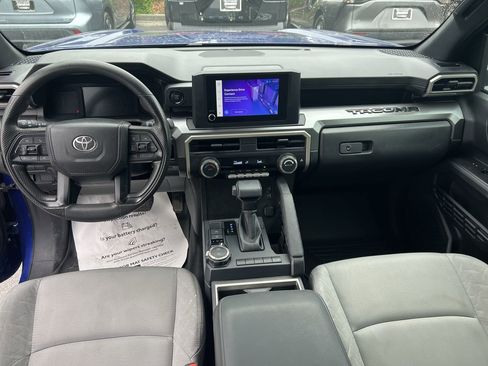Used 2025 Toyota Tacoma SR5 AWD/4WD image 31