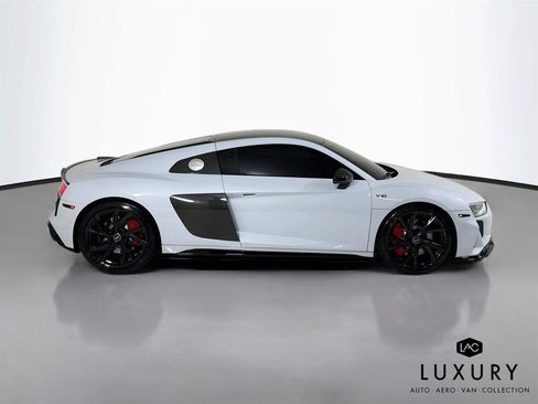 Used 2021 Audi R8 V10 w/ Premium Package RWD image 5