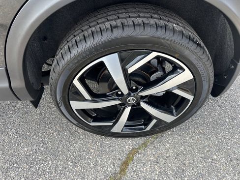 Used 2022 Nissan Rogue Sport SL w/ Premium Package image 9