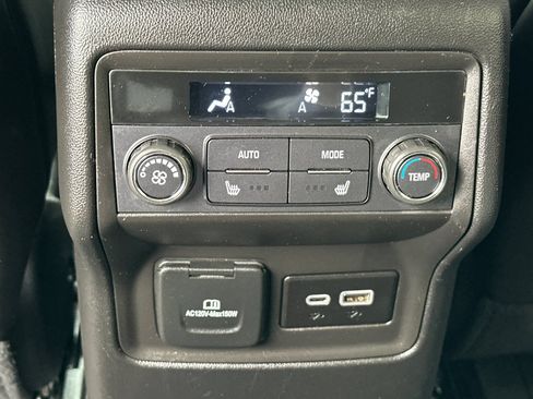 Certified 2023 GMC Acadia SLT w/ Elevation Edition FWD image 15