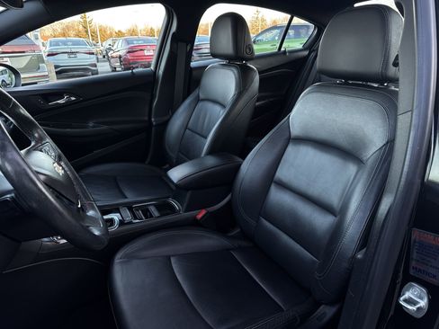 Used 2018 Chevrolet Cruze Premier image 20
