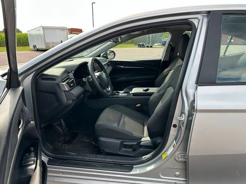 Used 2025 Toyota Camry LE FWD image 10