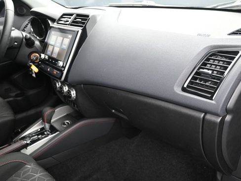 Used 2022 Mitsubishi Outlander Sport LE AWD/4WD image 24