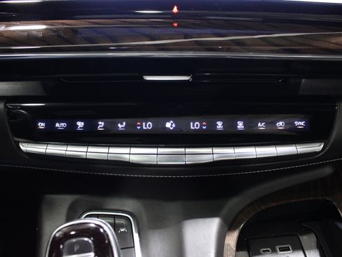 Used 2022 Cadillac Escalade ESV Sport Platinum AWD/4WD image 19