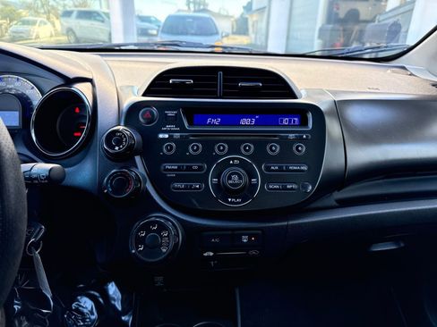 Used 2013 Honda Fit Sport image 18