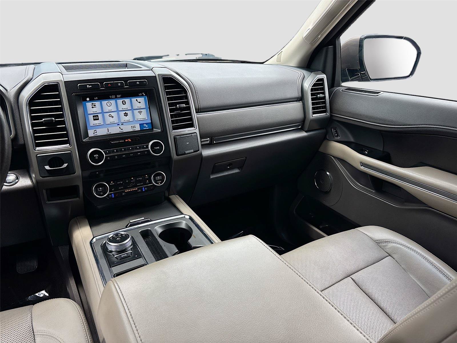 Used 2018 Ford Expedition XLT w/ Equipment Group 202A RWD image 22