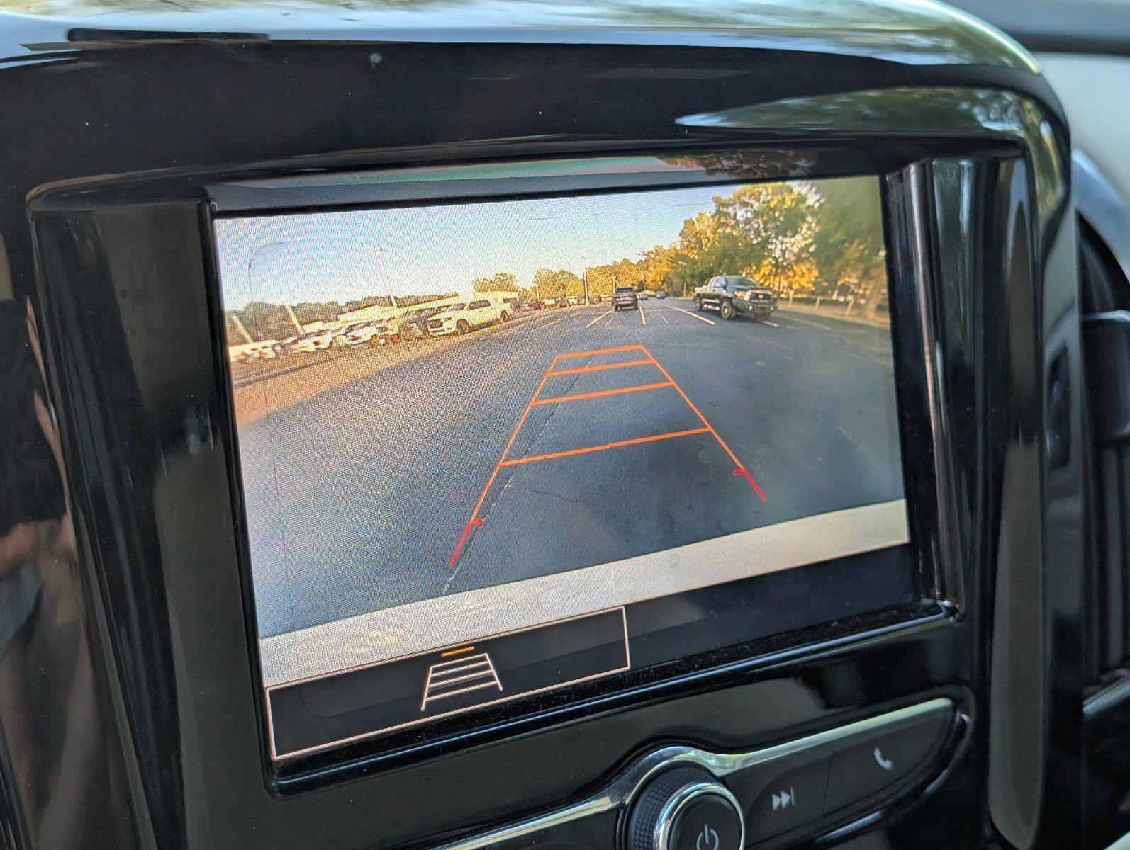 Used 2022 Chevrolet Traverse LS FWD image 22