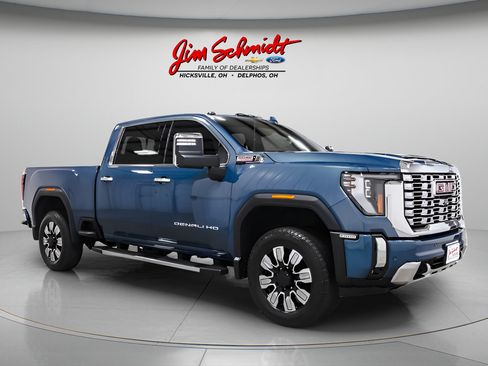 Used 2025 GMC Sierra 2500 Denali w/ Denali Reserve Package AWD/4WD image 1