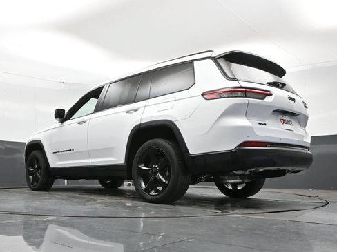 Used 2023 Jeep Grand Cherokee L Laredo AWD/4WD image 29