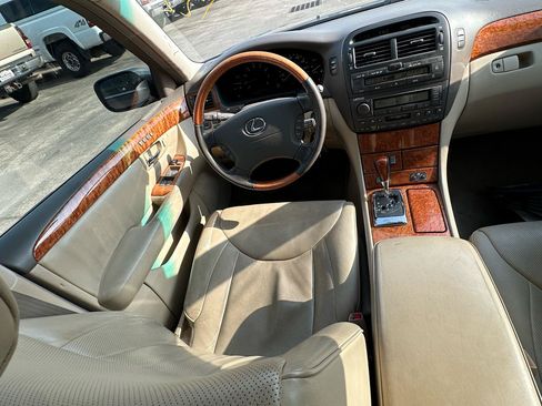 Used 2004 Lexus LS 430 w/ Premium Pkg RWD image 5