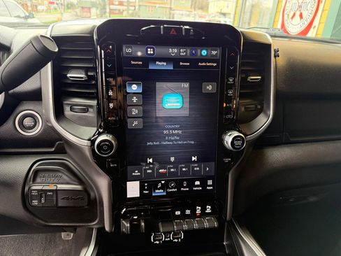 Used 2024 RAM 2500 Big Horn w/ Night Edition image 18