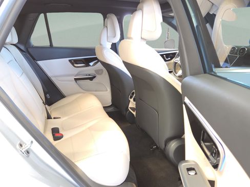 Used 2026 Mercedes-Benz GLC 300 image 16