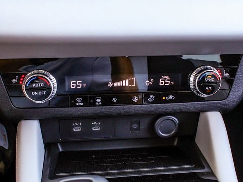 New 2025 Mitsubishi Outlander SE FWD image 23