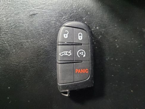 Used 2017 Dodge Charger SXT w/ Blacktop Package image 32