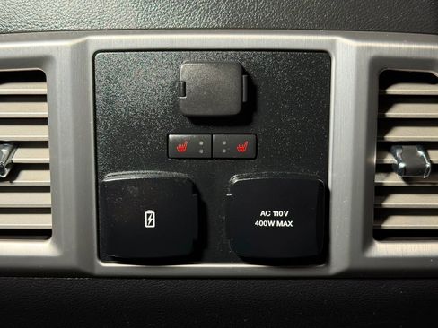 Used 2018 Ford F150 Platinum w/ Equipment Group 701A Luxury AWD/4WD image 21