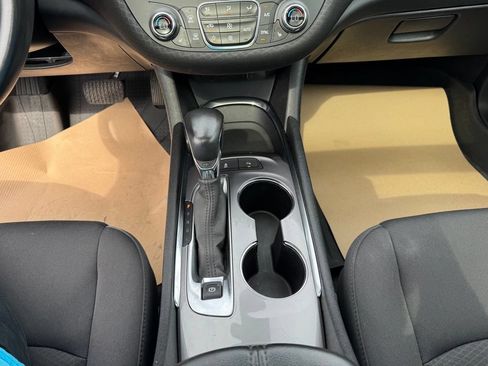Used 2022 Chevrolet Malibu LT FWD image 17