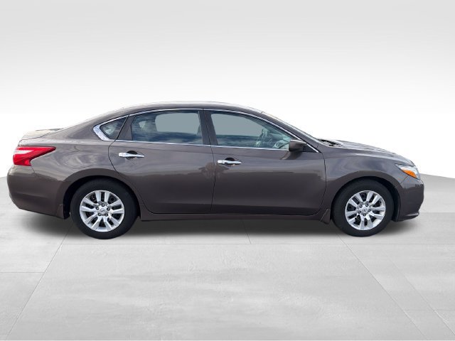 Used 2017 Nissan Altima 2.5 S w/ Power Driver Seat Package FWD image 7