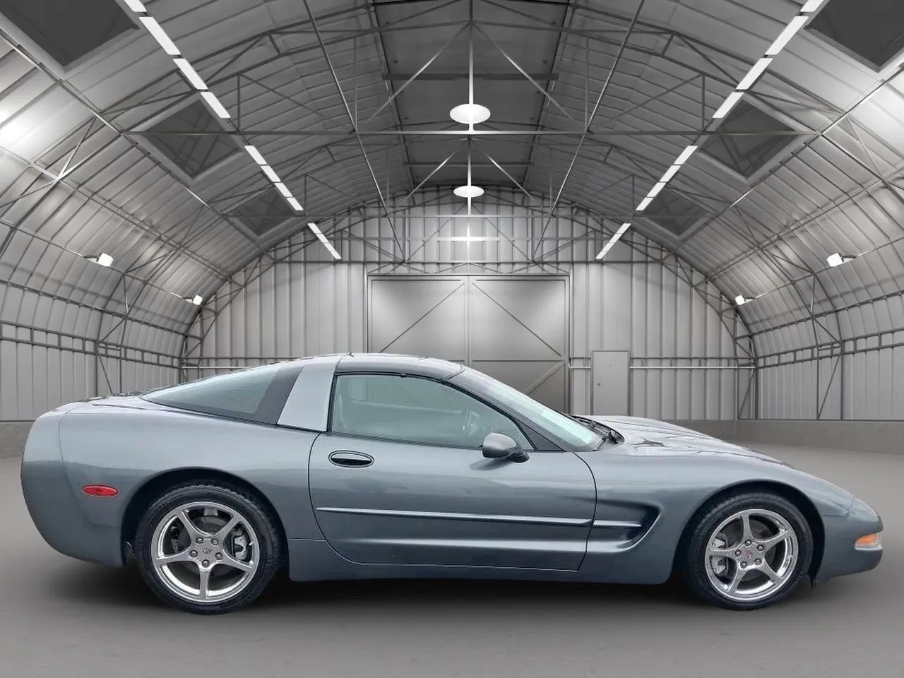 Used 2004 Chevrolet Corvette Coupe w/ Preferred Equipment Group RWD image 5
