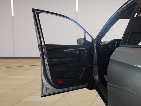 Used 2023 Honda Ridgeline Sport image 10