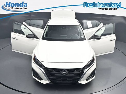 Used 2025 Nissan Altima 2.5 SV FWD image 31