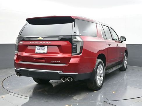 New 2025 Chevrolet Suburban Premier image 13