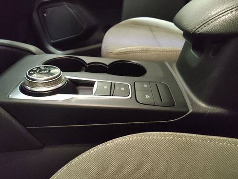 Used 2020 Ford Escape SE FWD image 26