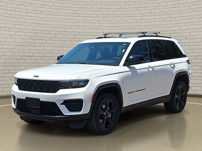 Used 2023 Jeep Grand Cherokee Altitude
