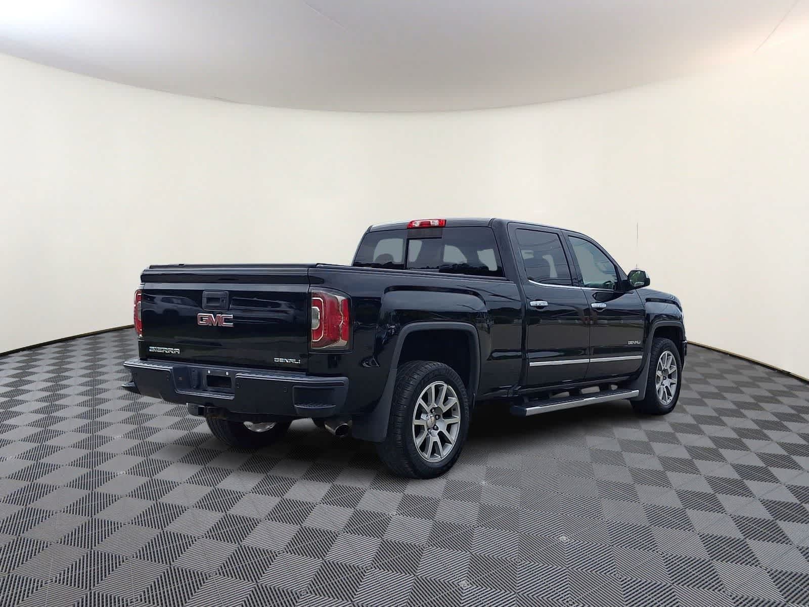 Used 2018 GMC Sierra 1500 Denali AWD/4WD image 5
