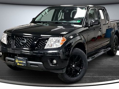 Used 2020 Nissan Frontier SV w/ Midnight Edition Floor Mats image 3