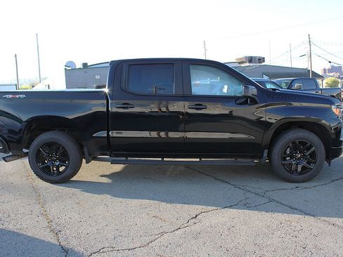 Used 2022 Chevrolet Silverado 1500 Custom w/ LPO, Dark Essentials Package AWD/4WD image 3