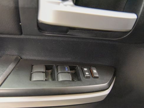 Used 2018 Toyota Tundra SR5 image 13