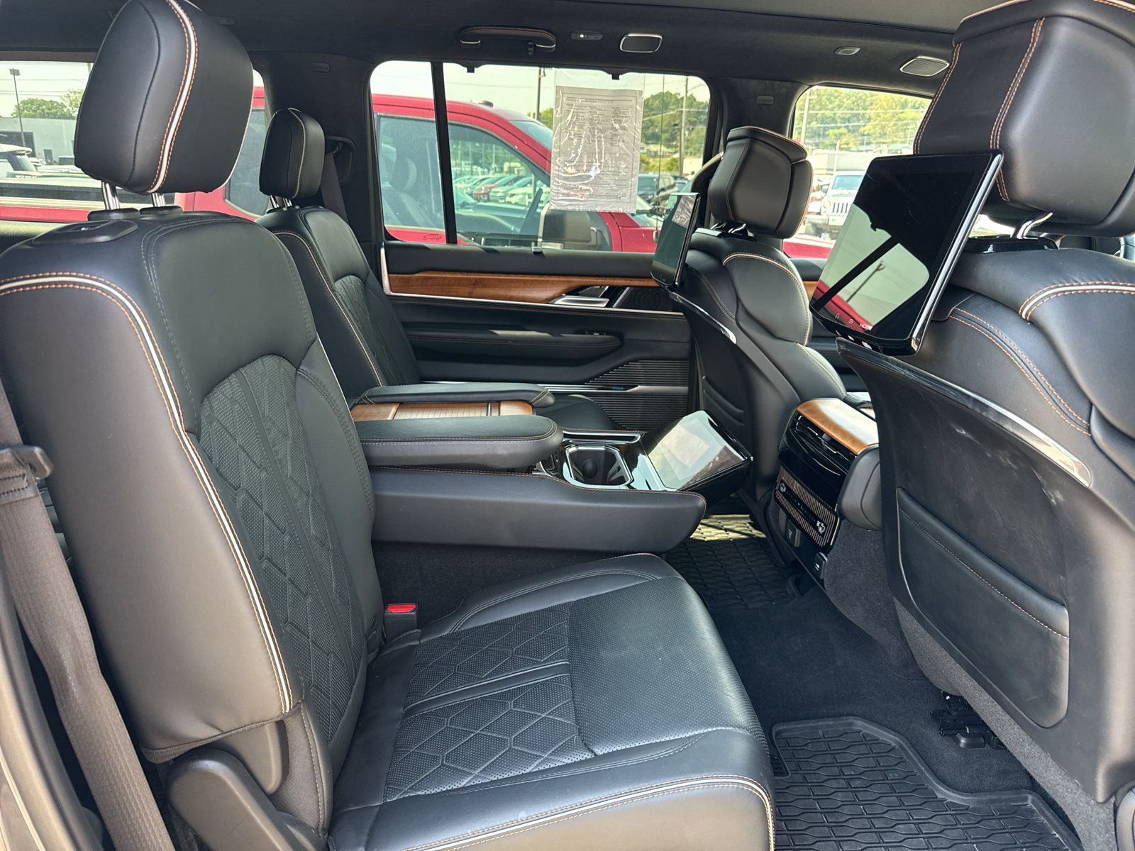 Used 2024 Jeep Grand Wagoneer L Series III w/ Rear Seat Video Group 1 AWD/4WD image 12