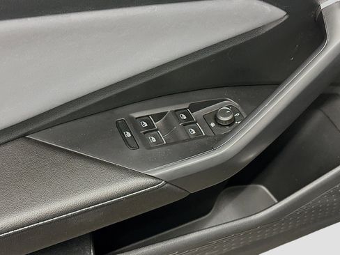 Used 2025 Volkswagen Jetta SE FWD image 15