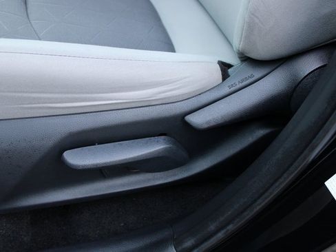 Used 2019 Toyota RAV4 XLE image 13