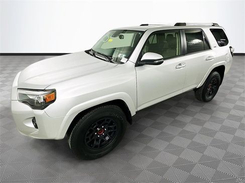 Certified 2023 Toyota 4Runner SR5 Premium image 4