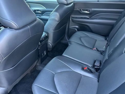 Used 2024 Toyota Grand Highlander AWD Hybrid image 14