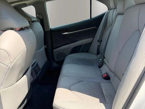 Used 2019 Toyota Camry XSE FWD image 12