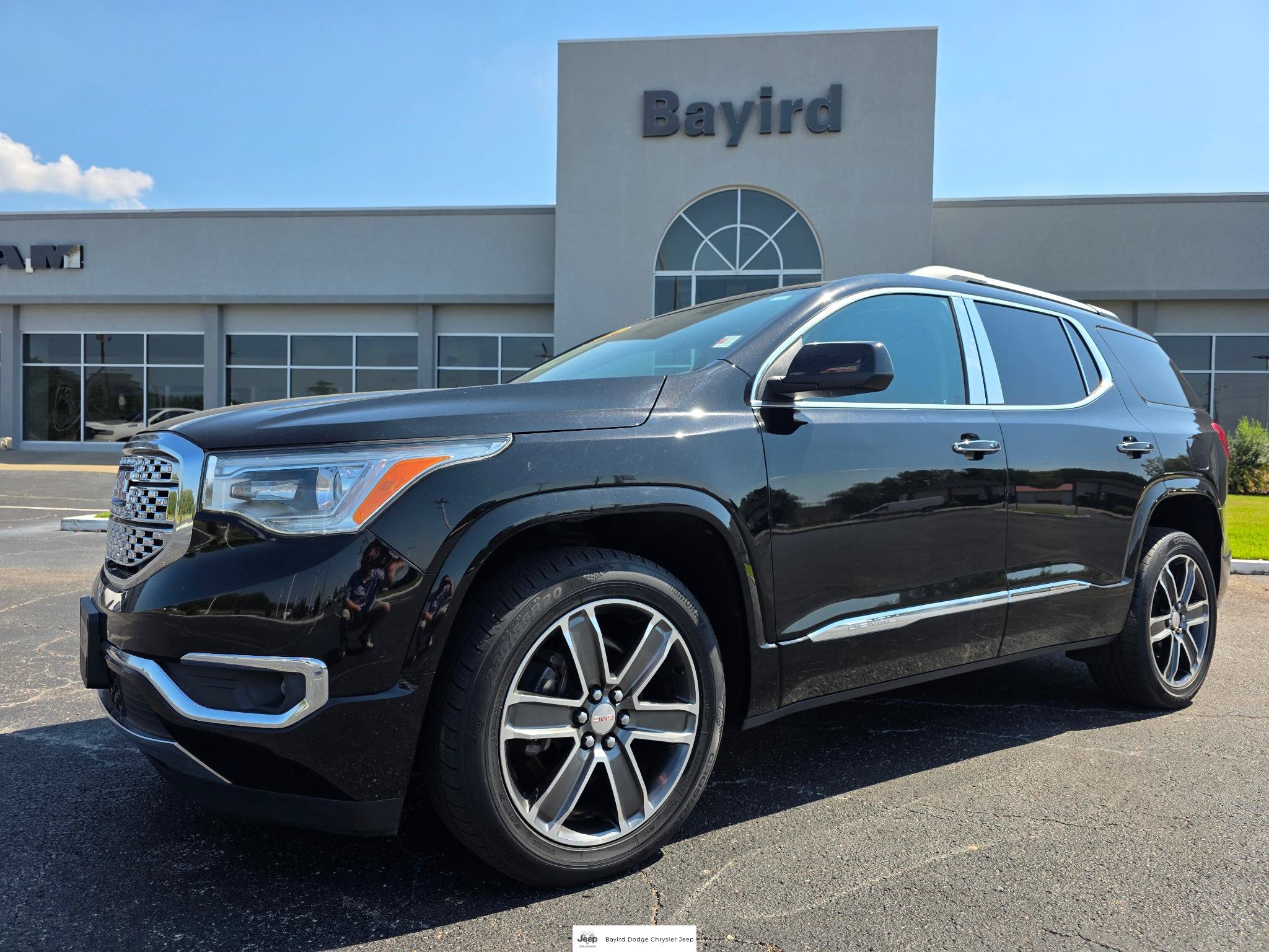 Used 2019 GMC Acadia Denali w/ Technology Package AWD/4WD image 1