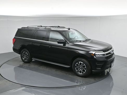 Used 2023 Ford Expedition Max XLT image 47