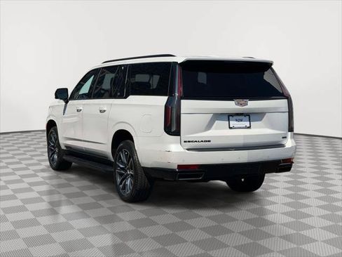 Used 2023 Cadillac Escalade ESV Sport w/ LPO, Illumination Package AWD/4WD image 5