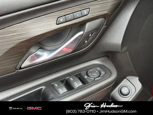 Used 2023 GMC Terrain SLT w/ Infotainment Package II FWD image 21