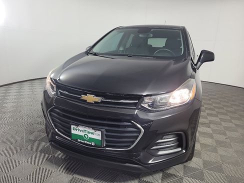 Used 2020 Chevrolet Trax LS w/ Tint and Cruise Package FWD image 15