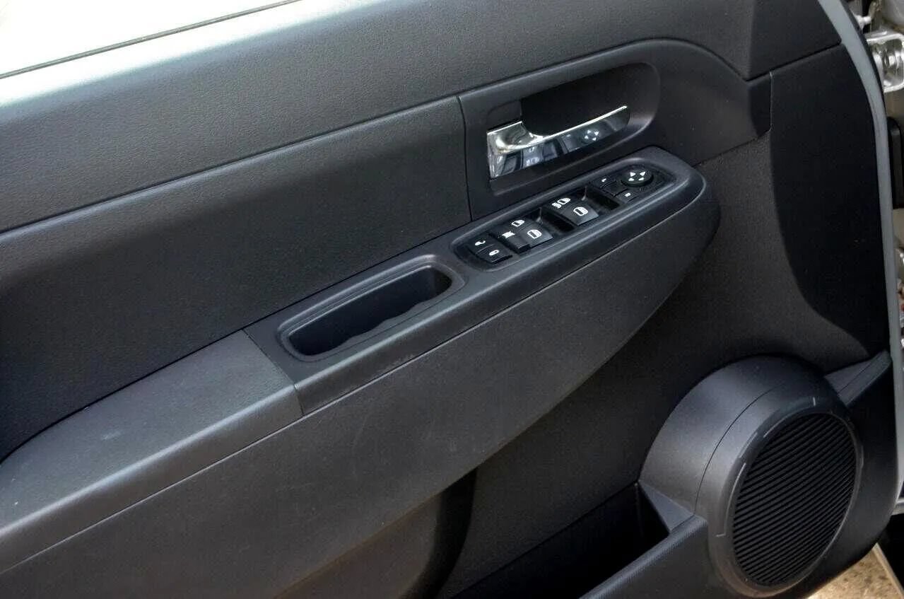 Used 2012 Jeep Liberty Sport RWD image 18