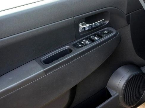 Used 2012 Jeep Liberty Sport image 18