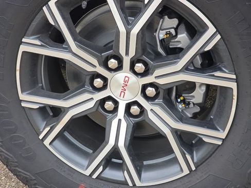 New 2026 GMC Acadia AT4 w/ Luxury Package AWD/4WD image 11