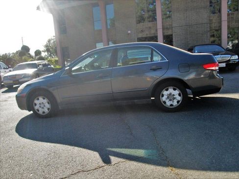 Used 2004 Honda Accord LX image 3