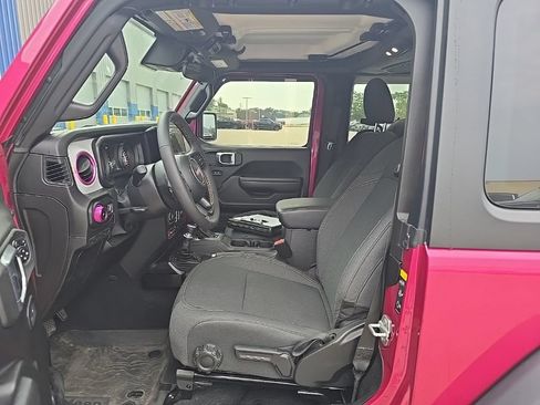Used 2024 Jeep Wrangler Sport AWD/4WD image 9