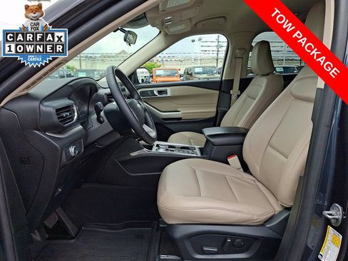 Used 2022 Ford Explorer XLT w/ Equipment Group 202A AWD/4WD image 13