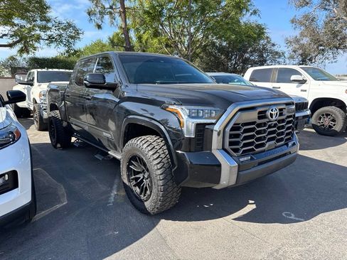 Used 2024 Toyota Tundra Platinum w/ TRD Off-Road Package AWD/4WD image 18