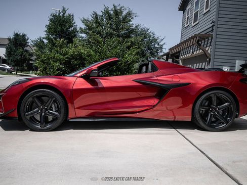 Used 2023 Chevrolet Corvette Z06 w/ Z07 Performance Package RWD image 3